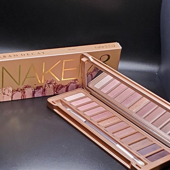 Urban Decay Naked 3 Palette- New in box! - Picture 2 of 5